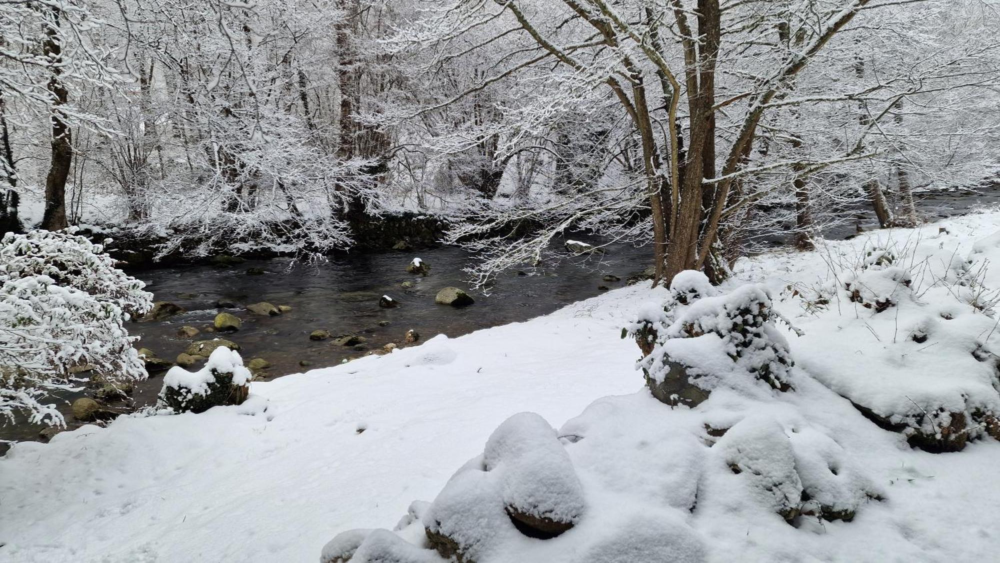 Ariege, Agreable T2 En Bord De Riviere *